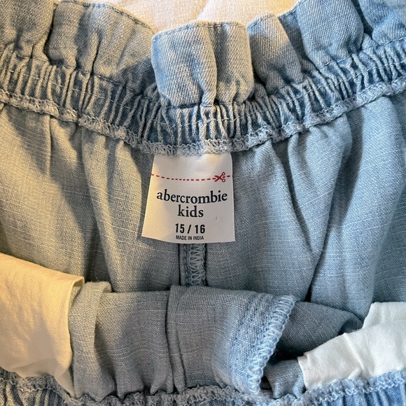 High-rise shorts - Picture 3 of 3